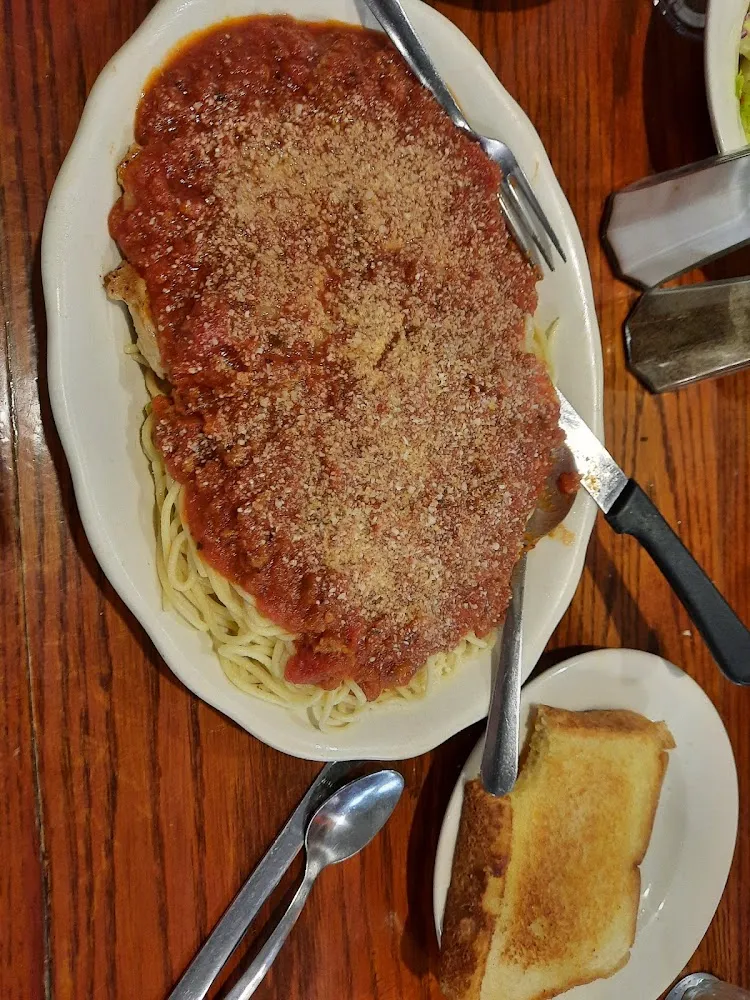 Veal Parmesan w Spaghetti
